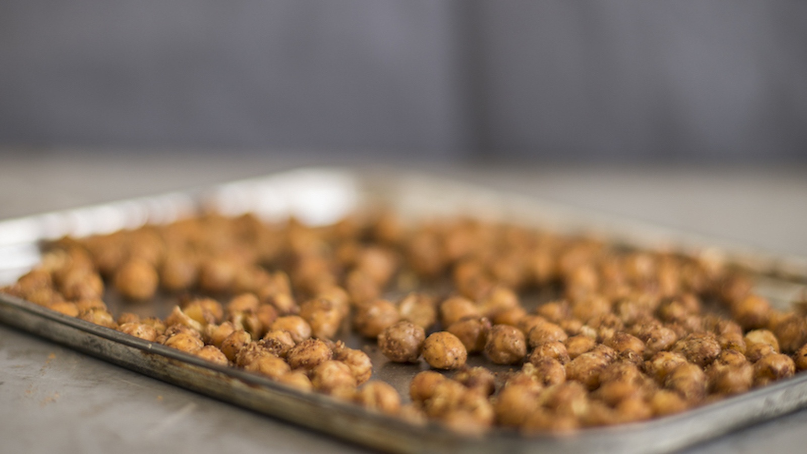 How to Make Crunchy, Roasted Chickpeas Using Healing Herbs And Flavors