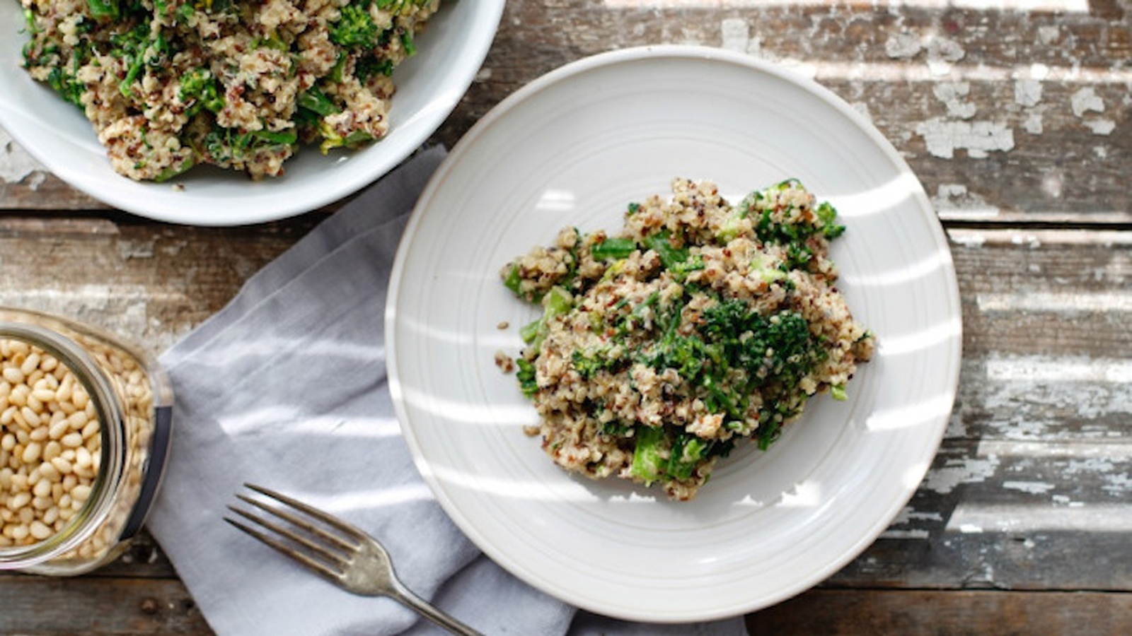 Cheezy Vegan Broccoli Quinoa Pilaf (Recipe)