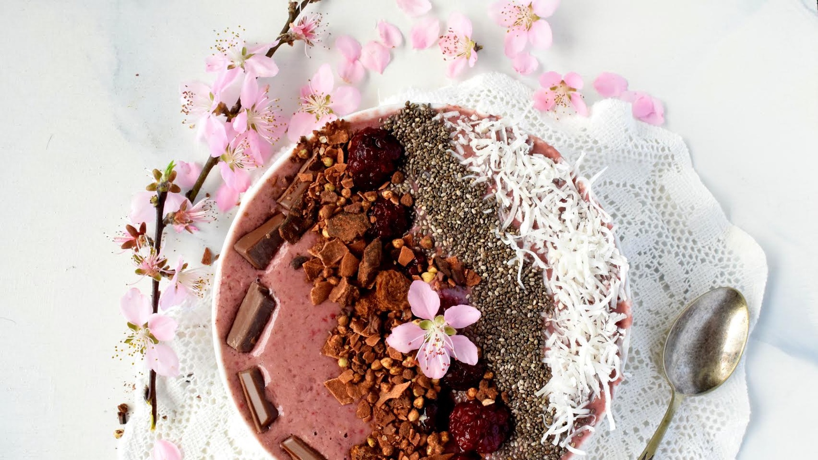 Banana and Blackberry Superfood Smoothie Bowl