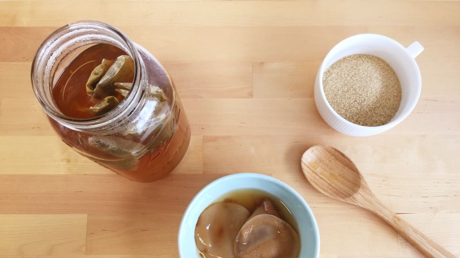 Kombucha (The Wonder Tea You Should Be Drinking)