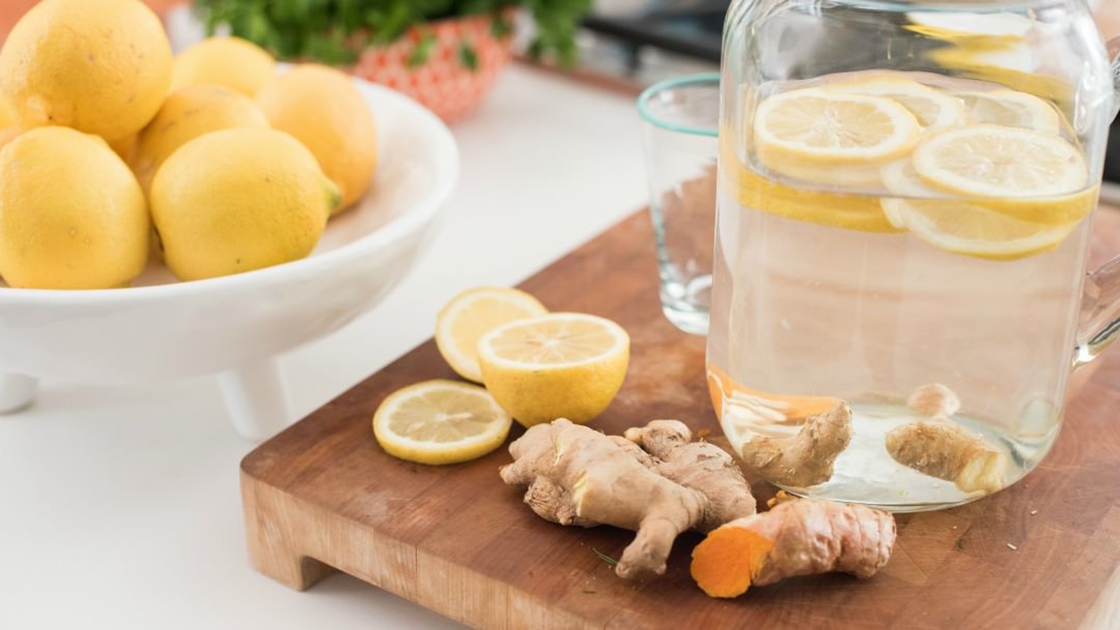 Homemade Healthy Turmeric Ginger Lemonade