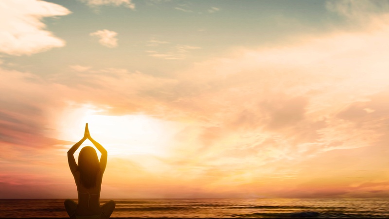 7 Surprising Benefits of Meditation (Plus, a guided meditation with Laurentine)