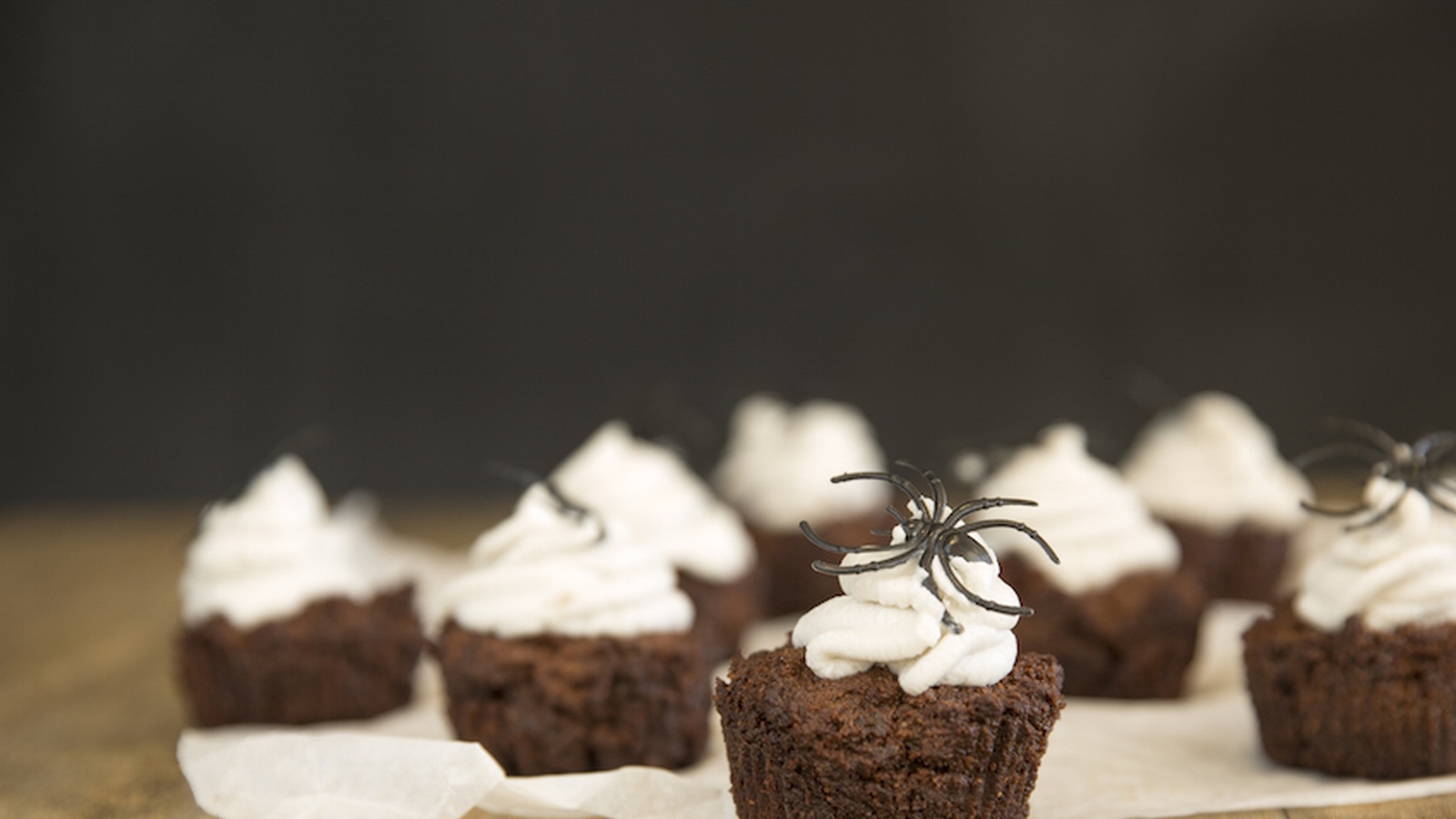 SPOOKY CHOCOLATE CUPCAKES