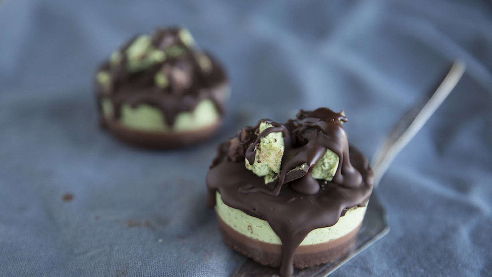 Raw Choc-Mint Cups