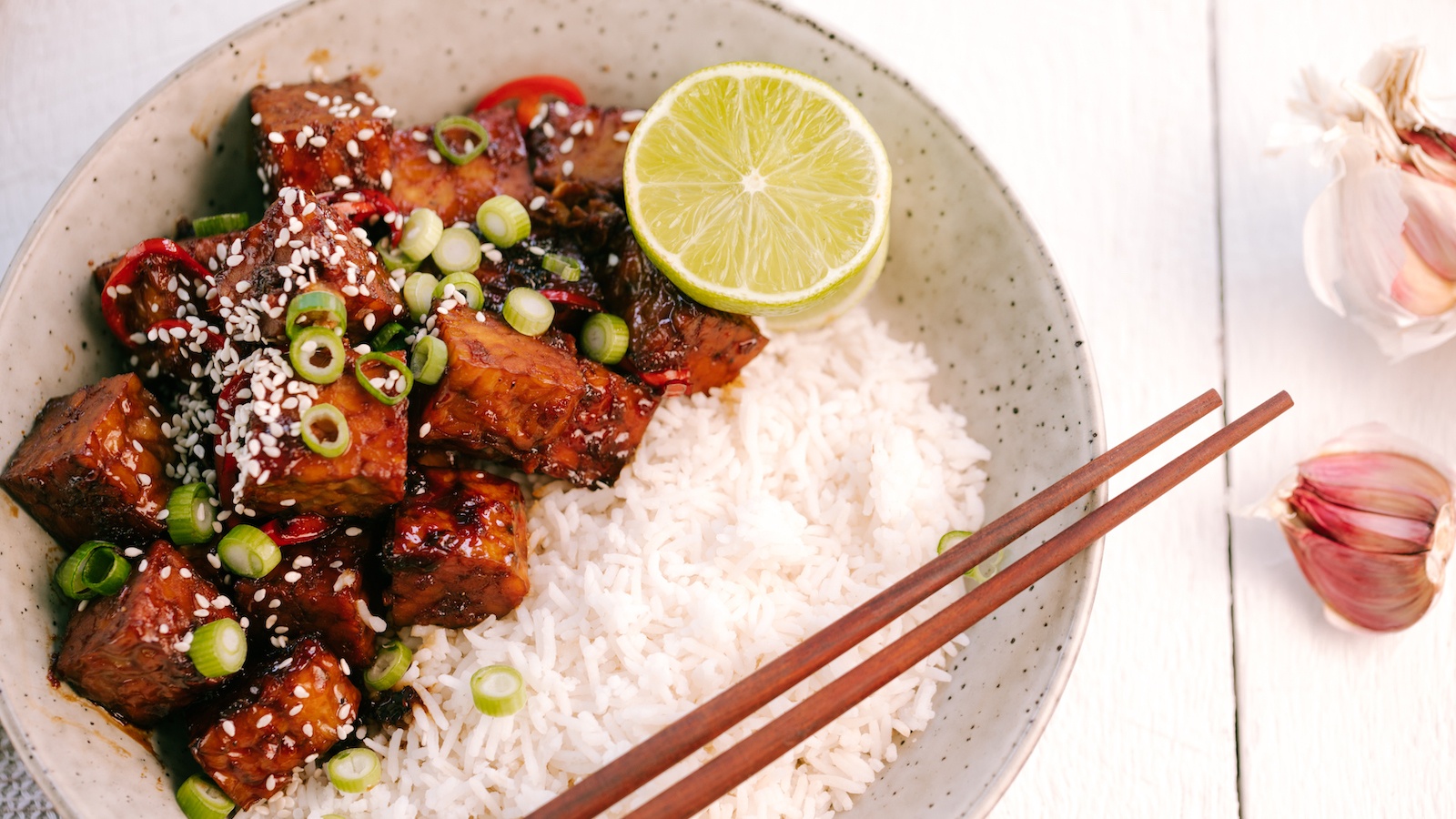 Sticky Ginger Tempeh Bowl 