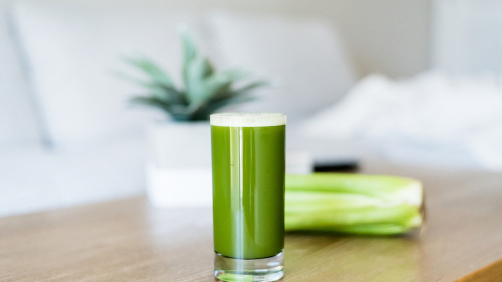 5 Powerful Healing Benefits of Celery Juice