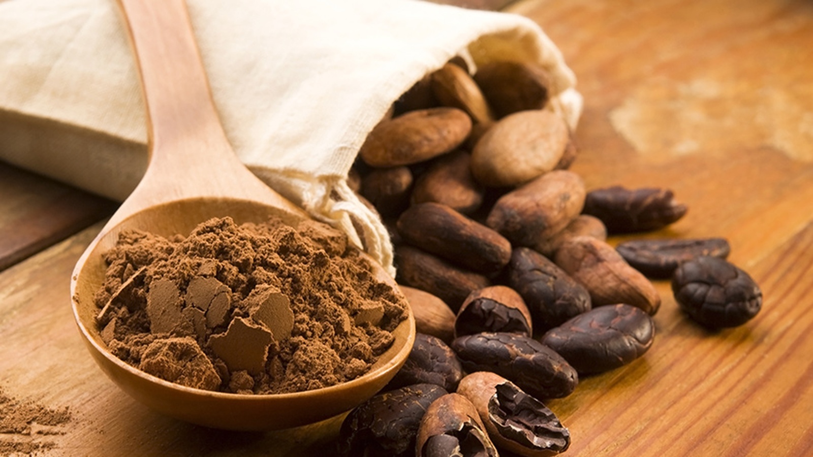 14 Ridiculously Good Reasons To Eat Cacao!