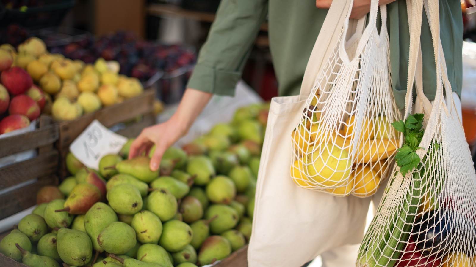 50 Ways to Shop Healthy On a Budget