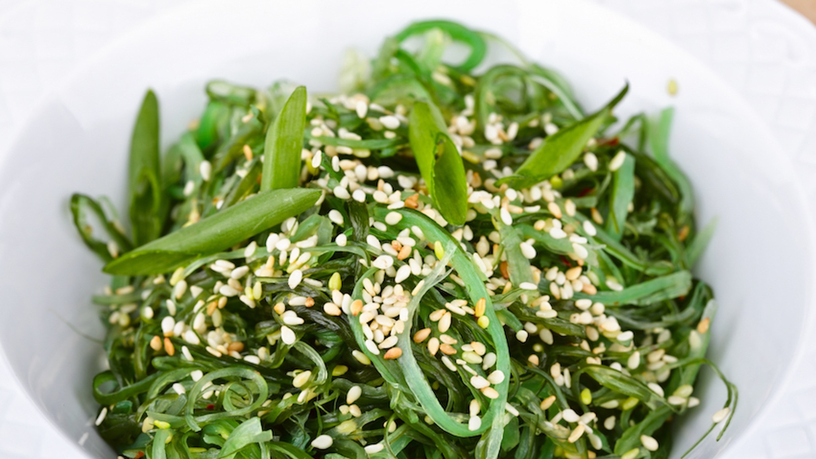 Health Benefits of Seaweed and How to Use More of it (Recipes)