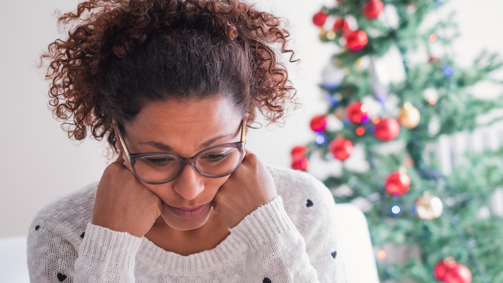 9 Calming Foods to Reduce Anxiety & Stress These Holidays