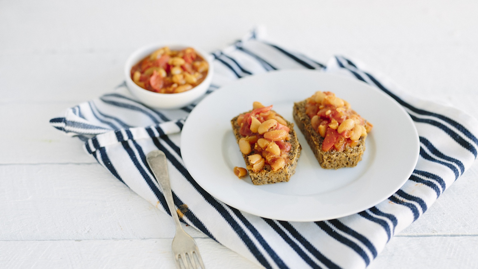 Homemade Baked Beans with Gluten-Free Bread