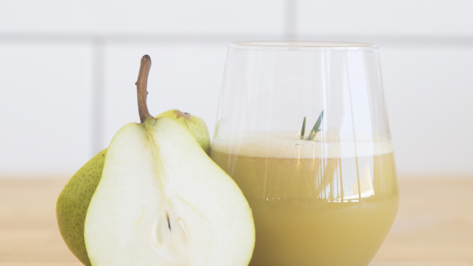 Apple, Pear & Rosemary Juice