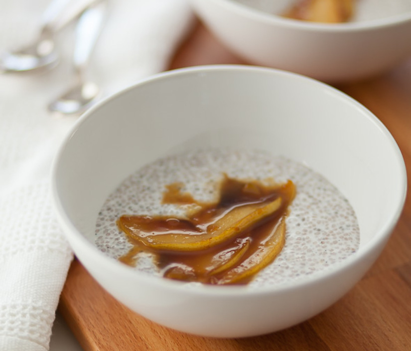 Vanilla Bean Chia Porridge With Sautéed Caramel Pears (Recipe) | FOOD MATTERS®