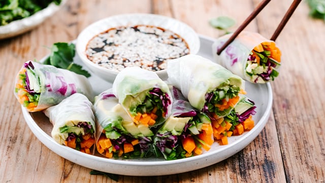 Rice Paper Roll with Tamari Dipping Sauce