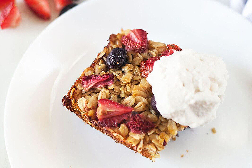 Mixed Berry Baked Oatmeal | FOOD MATTERS®